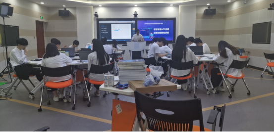 软件技术及其服务 驱动数字时代的双引擎